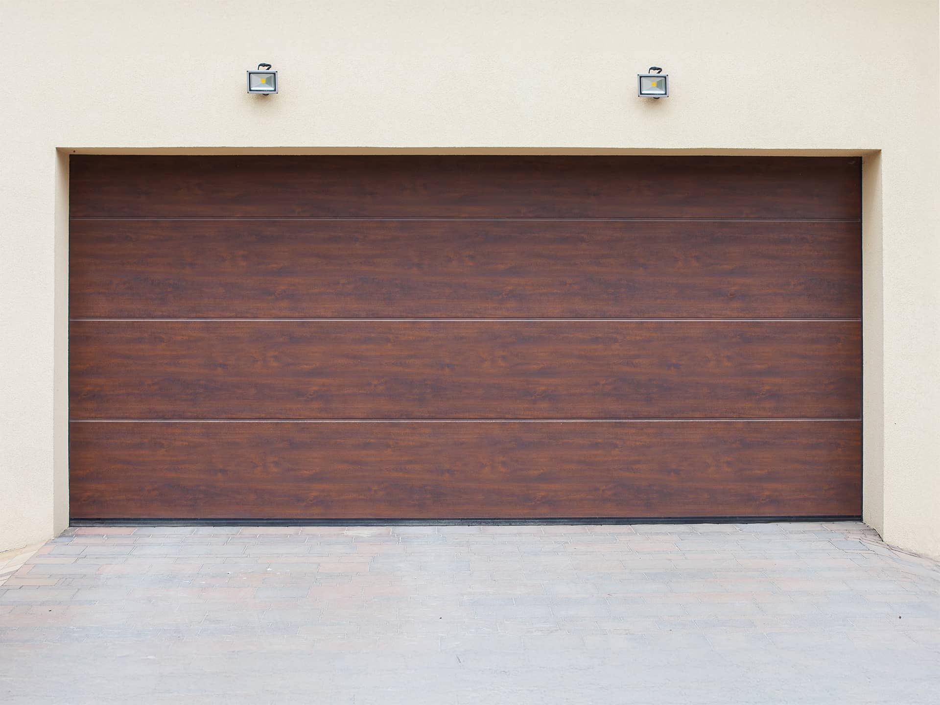 Garagentor - braunes Sektionaltor